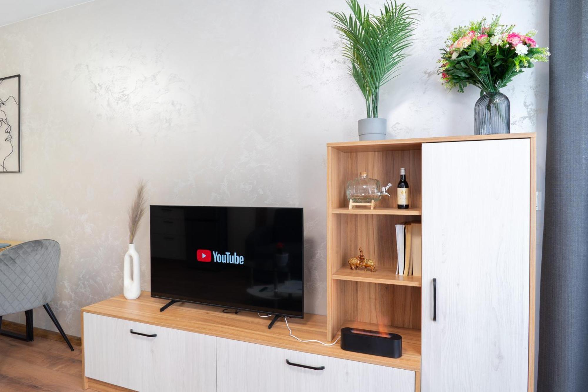 New Modern & Cozy Apartment With Free Private Parking And Ev Charging Station Varna Exterior foto