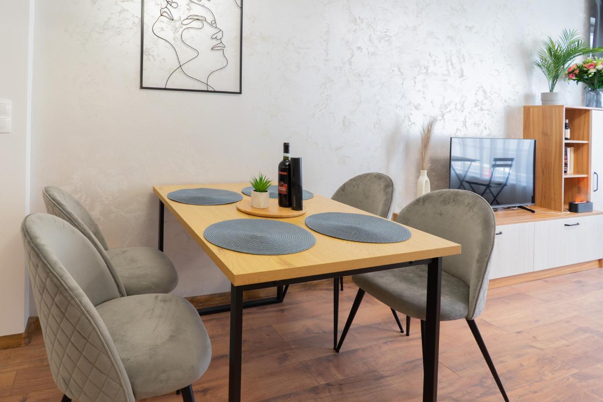 New Modern & Cozy Apartment With Free Private Parking And Ev Charging Station Varna Exterior foto